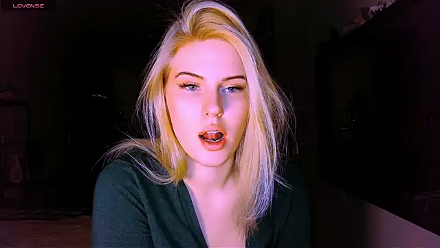 VoluptuousDreams online show from 03/14/25, 05:57