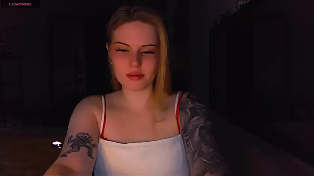 VoluptuousDreams online show from 02/14/25, 02:02