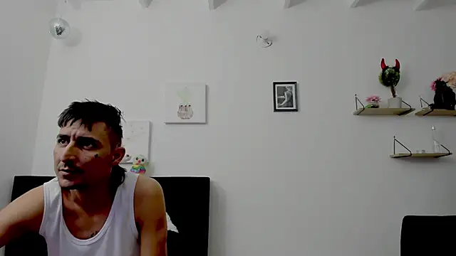 Snapshot of Zamu_1992 chatting on 02/25/25, 03:42 Zamu 1992 online show from 02/25/25, 03:42