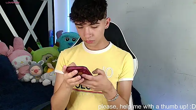 Snapshot of Niico_Cruz chatting on 01/15/25, 05:40 Niico Cruz online show from 01/15/25, 05:40