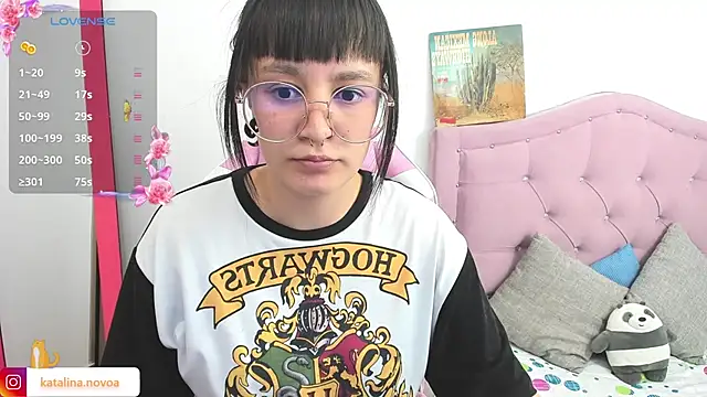 Katalina novoa online show from 03/17/25, 01:57