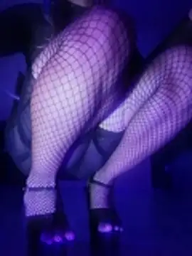 Snapshot of kandyloves chatting on 11/12/25, 07:45 kandyloves online show from 11/12/25, 07:45