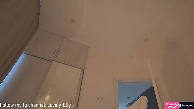 EllyMays online show from 09/21/25, 07:24