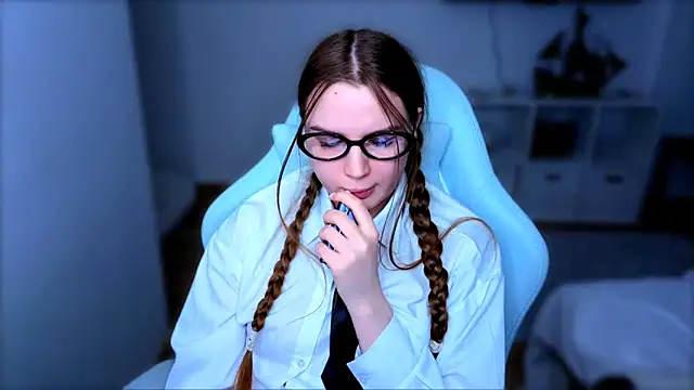 StellaLawless online show from 12/18/25, 12:38