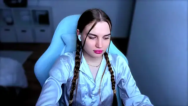 StellaLawless online show from 11/14/25, 08:56