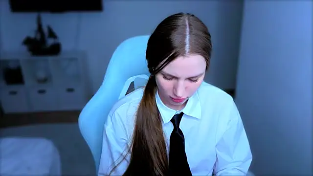 StellaLawless online show from 03/18/26, 09:15