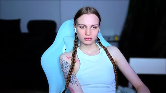 StellaLawless online show from 04/21/26, 01:42