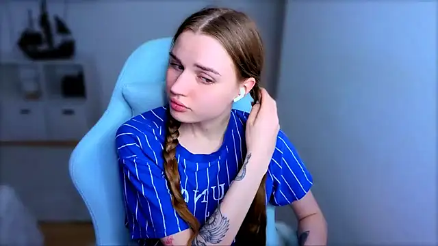 StellaLawless online show from 10/27/25, 07:59