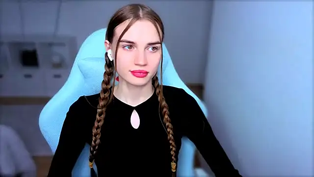 StellaLawless online show from 09/20/25, 10:26