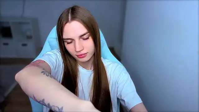 StellaLawless online show from 09/25/25, 08:04