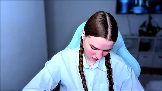 StellaLawless online show from 12/14/25, 10:43