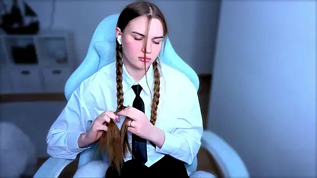 StellaLawless online show from 01/12/26, 08:15