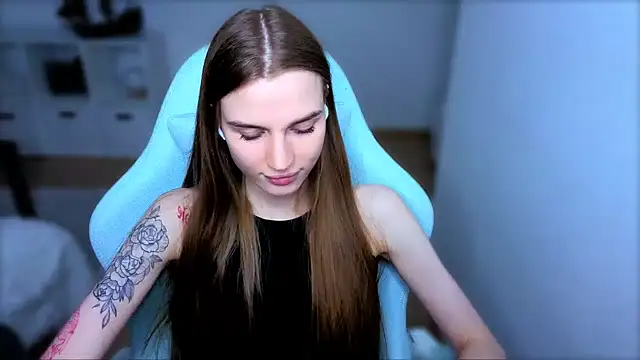 StellaLawless online show from 10/04/25, 08:21