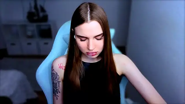 StellaLawless online show from 11/04/25, 07:50