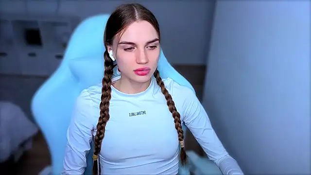 StellaLawless online show from 09/23/25, 09:11