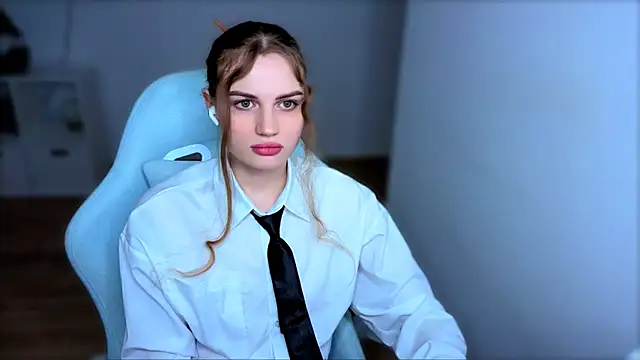 StellaLawless online show from 02/02/26, 08:41