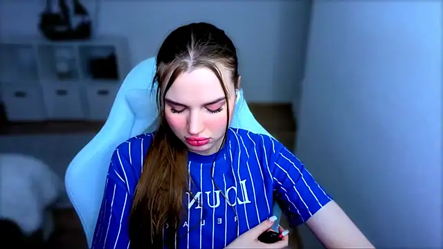 StellaLawless online show from 11/09/25, 02:21