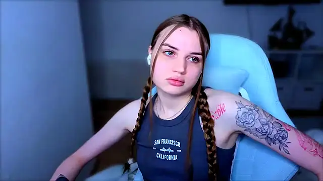 StellaLawless online show from 12/17/25, 12:32