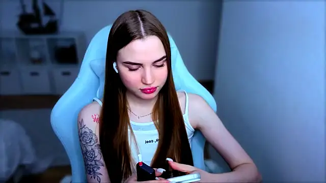 StellaLawless online show from 11/11/25, 07:58