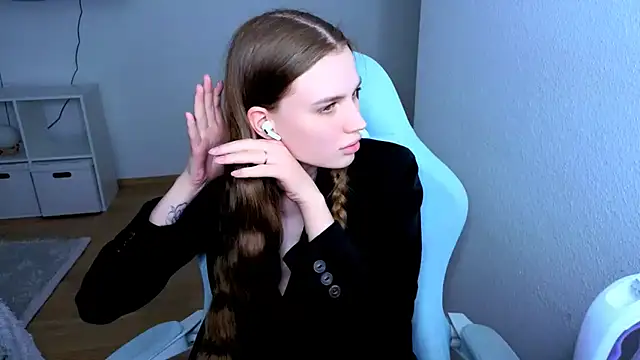 StellaLawless online show from 03/08/26, 06:22