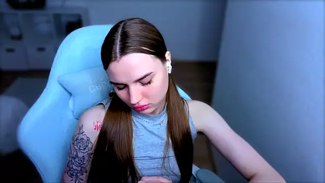 StellaLawless online show from 11/17/25, 02:59