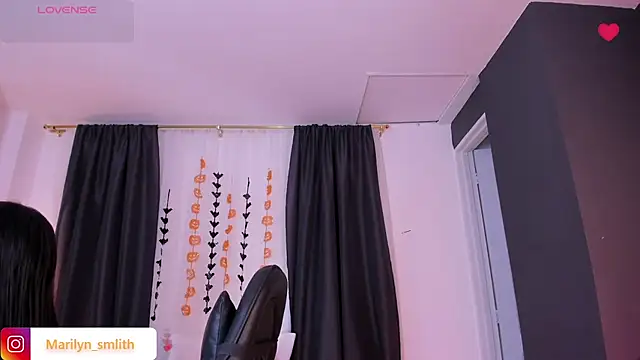 MarilynSmIith online show from 10/17/25, 11:34