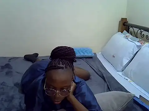 Sweet Bear online show from 10/12/25, 05:58