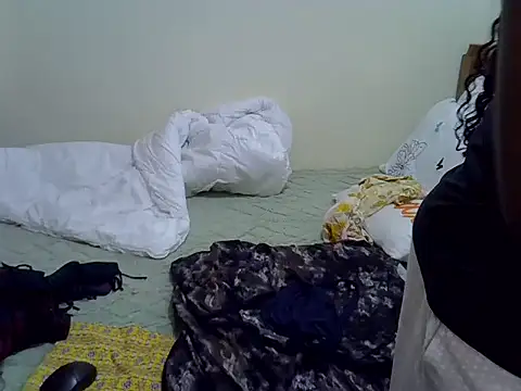 Snapshot of Sweet_Bear chatting on 12/05/25, 07:01 Sweet Bear online show from 12/05/25, 07:01