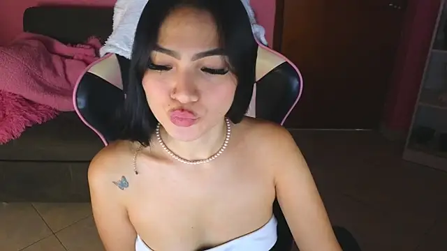 keity moon online show from 04/25/26, 01:52