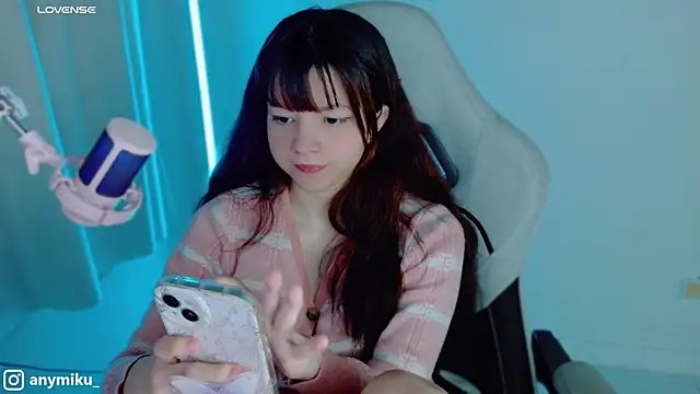Snapshot of stephybrown chatting on 01/10/25, 12:49 stephybrown online show from 01/10/25, 12:49