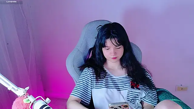 Snapshot of stephybrown chatting on 06/30/26, 10:54 stephybrown online show from 06/30/26, 10:54