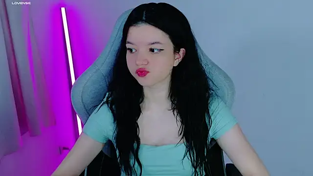 Snapshot of stephybrown chatting on 09/11/25, 12:32 stephybrown online show from 09/11/25, 12:32