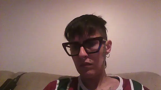 Snapshot of nickfxx chatting on 11/09/25, 10:14 nickfxx online show from 11/09/25, 10:14