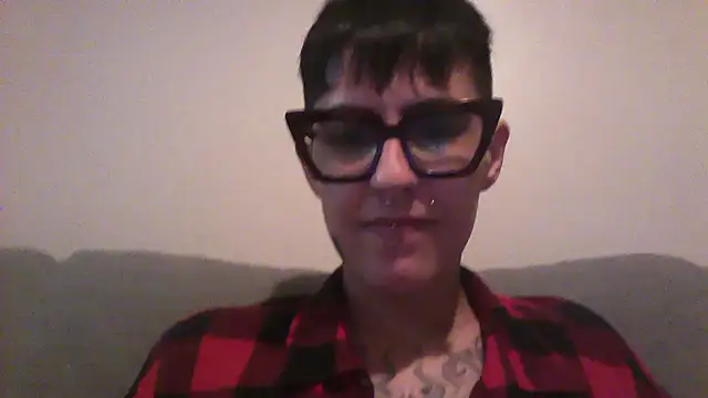 Snapshot of nickfxx chatting on 10/21/25, 11:04 nickfxx online show from 10/21/25, 11:04