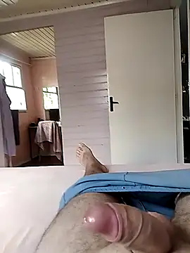 danielsafado222 online show from 12/17/25, 02:00