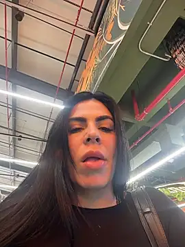 valecruz903 online show from 11/12/25, 02:54