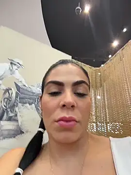 valecruz903 online show from 10/28/25, 04:06