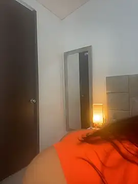 valecruz903 online show from 10/11/25, 04:52