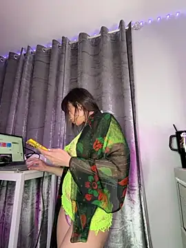 sashapearl23 online show from 04/03/26, 07:15