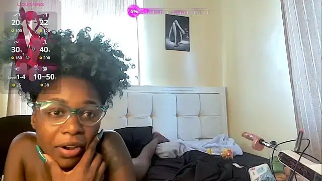 Snapshot of Lunarfreaky chatting on 09/20/25, 04:50 Lunarfreaky online show from 09/20/25, 04:50