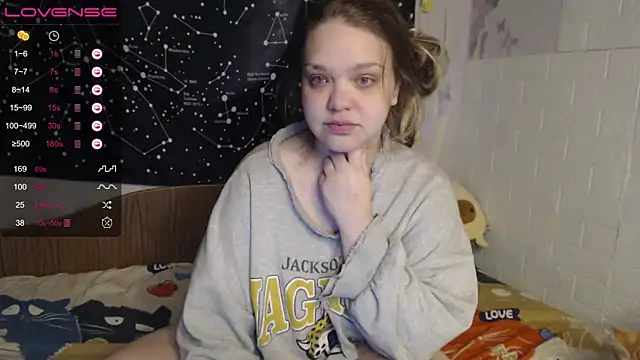 Snapshot of darling_tony chatting on 10/31/25, 08:11 darling tony online show from 10/31/25, 08:11