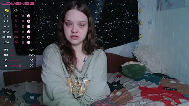 Snapshot of darling_tony chatting on 12/17/25, 08:03 darling tony online show from 12/17/25, 08:03