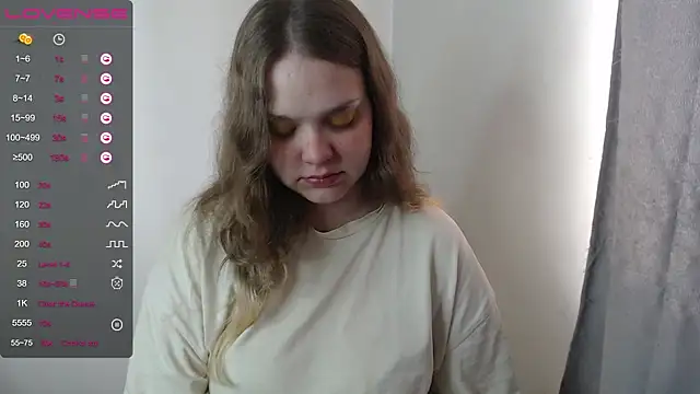 Snapshot of darling_tony chatting on 09/21/25, 01:27 darling tony online show from 09/21/25, 01:27