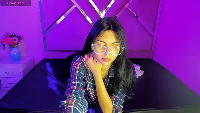 Snapshot of IsisRouse chatting on 03/19/25, 03:41 IsisRouse online show from 03/19/25, 03:41