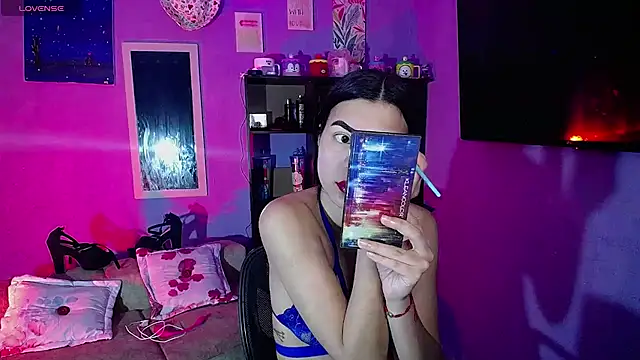 IsisRouse online show from 11/18/25, 02:38