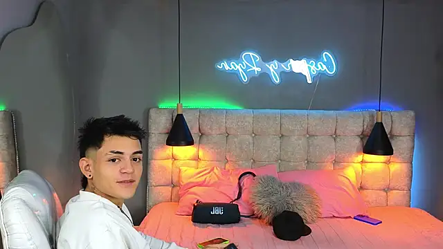 Snapshot of Paradise_boy_s chatting on 12/09/24, 11:24 Paradise boy s online show from 12/09/24, 11:24
