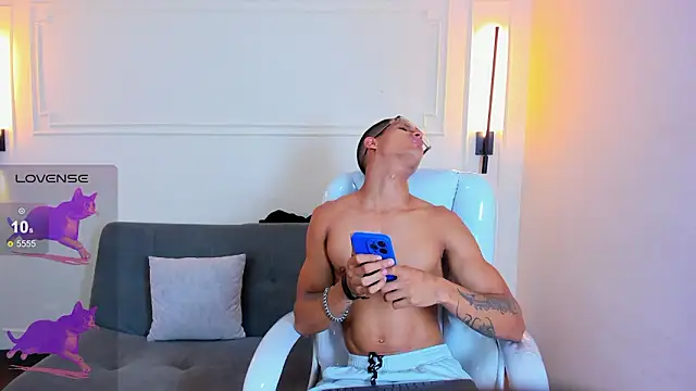 Paradise boy s online show from 02/11/26, 05:35