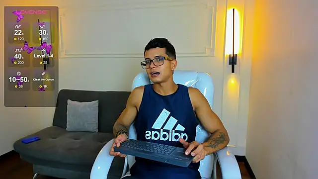 Paradise boy s online show from 12/02/25, 03:47