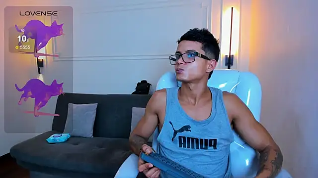 Paradise boy s online show from 12/15/25, 04:35