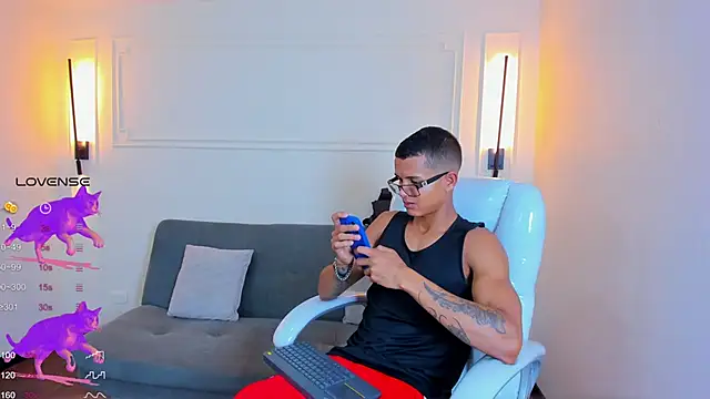 Paradise boy s online show from 02/05/26, 05:20